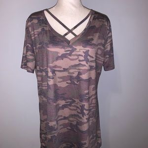 Amaryllis Criss Cross Camo Top XL